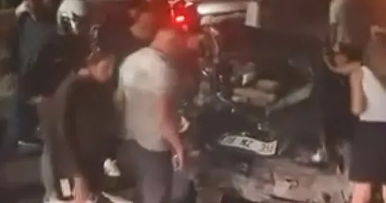 Astsubayları Taşıyan Otomobil Bariyerlere Çarptı: 3 Yaralı