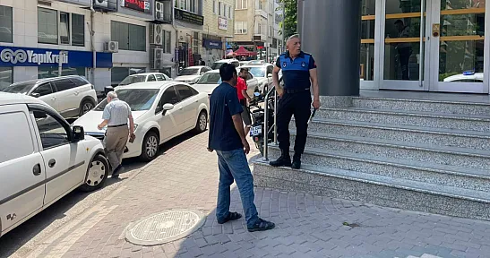 'Çocuğum Hasta' Dedi, Eşinin Üzerine 2 Araç Çıktı!