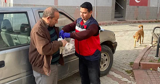 Emet'te Sahipli Kedi Ve Köpeklere Mikroçip Ve Kuduz Aşısı Uygulaması