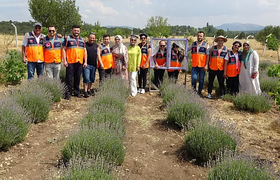 AFAD Gönüllüleri Lavanta Bahçesinden Çevreye Duyarlılık Mesajı Verdi