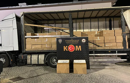 Afyon Polisi 3 Milyon 600 Bin Adet Makaron Ele Geçirdi