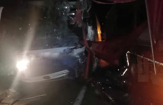Afyonkarahisar'da Otobüs ve Tır Çarpıştı: 18 Yaralı
