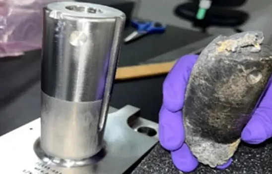 Gökyüzünden Yarım Kilo Ağırlığında Metal Düştü!