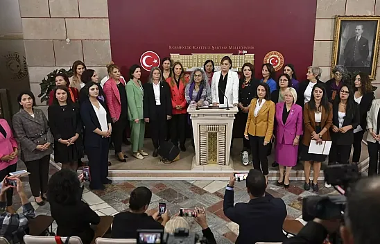 LGBT İttifakı açıklama yaptı. Burcu Köksal destek verdi