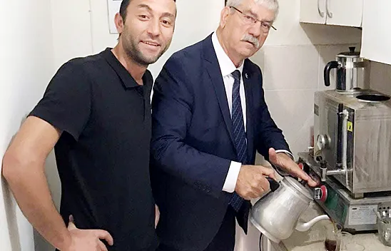 Mesai CHP'de, Maaş ve SGK YÜNTAŞ'ta