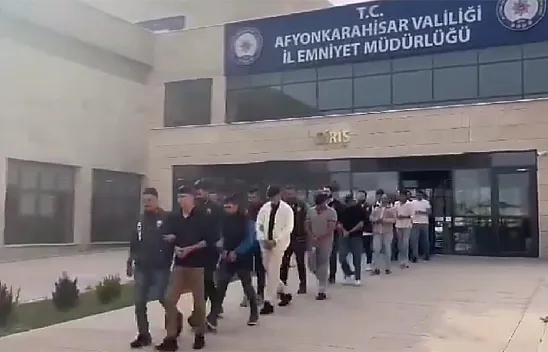 Milyonlarca Lira Dolandırdılar, Takiple Yakalandılar