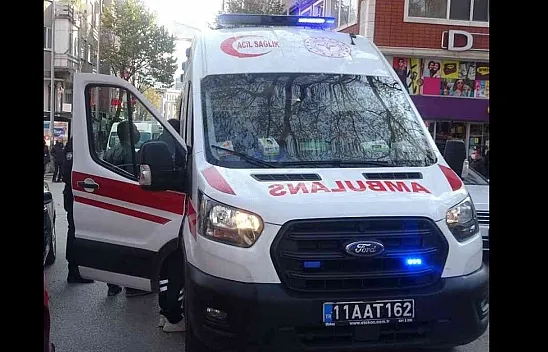 Motosiklet İle Otomobilin Çarpışması Sonucu 1 Kişi Yaralandı