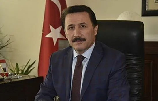 Mustafa Tarlacı kimdir?