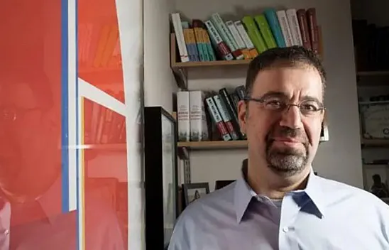 Nobel Ekonomi Ödülü'nü Alan Daron Acemoğlu Kimdir?