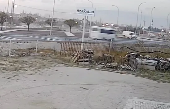 Öğrenci Servisinin Kaza Görüntüleri Ortaya Çıktı