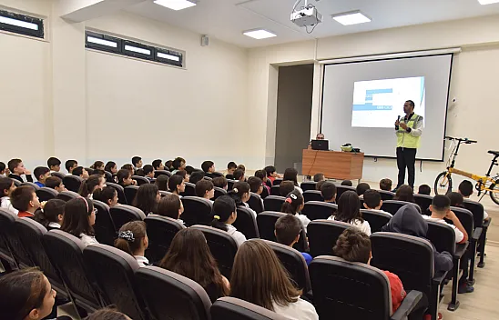 Okullarda Temel Trafik Ve Bisiklet Kültürü Semineri Veridi