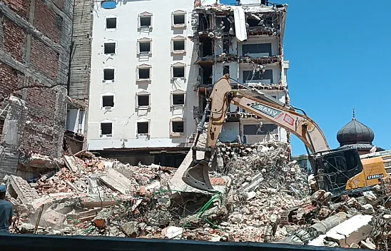 Otel Yıkımı Sürüyor, Eylül'de İş Bitecek