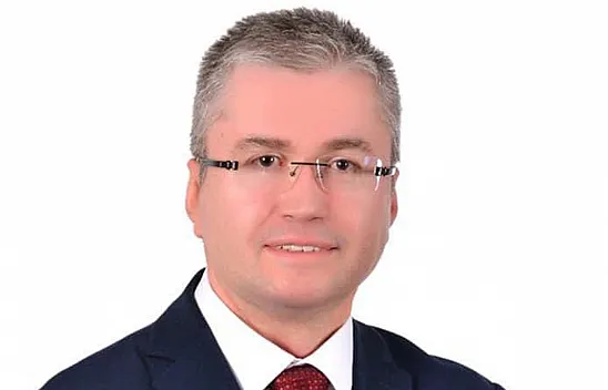 Profesörlüğünü Annesine Adadı