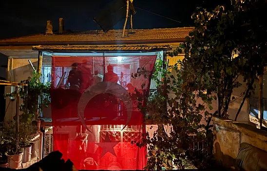 Şehidimizin Evine Türk Bayrağı Asıldı