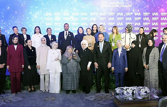 Vali Yiğitbaşı, Uluslararası Farkındalık Zirvesi'ne Katıldı