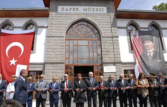 Zafer Müzesi Açıldı, Kurtulmuş Vali Yiğitbaşı'na Teşekkür Etti