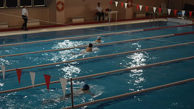 11-12 yaş sporcular Olimpik Havuz’da yüzecek