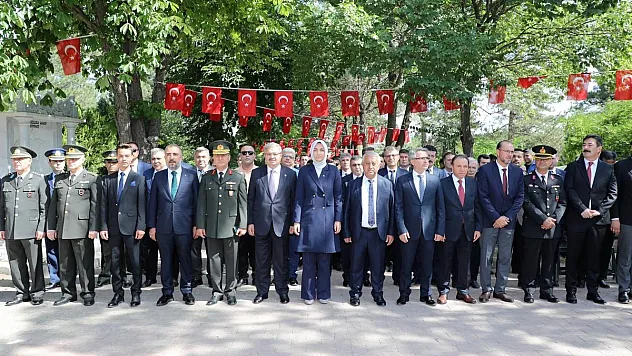 15 Temmuz etkinlikleri şehitlik ziyareti ve mevlit programıyla devam etti