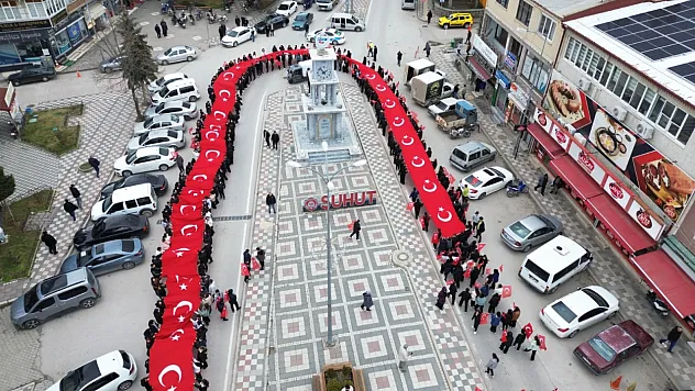 150 Metrelik Dev Bayrakla Sevgi Yürüyüşü