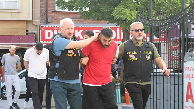 2 Kişinin Öldüğü, 1 Kişinin Ağır Yaralandığı Kavgada 4 Tutuklama