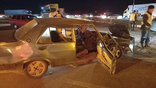 2 otomobilin çarpıştığı kazada 5 kişi yaralandı