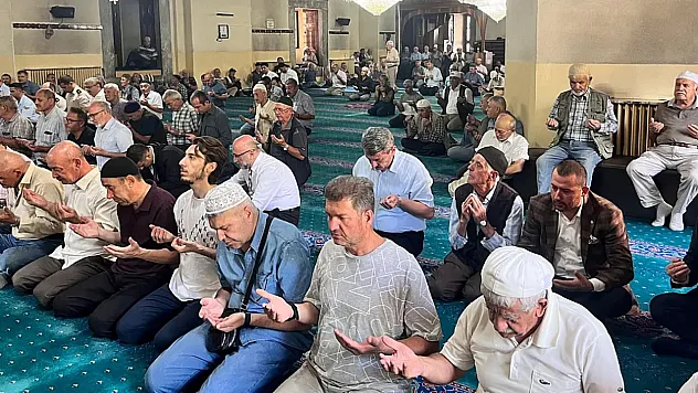 2026 Yılı Dini Gün ve Gecelerin Tarihleri Ne?