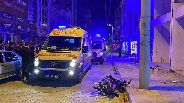 İki motosiklet kafa kafaya çarpıştı: 4 yaralı