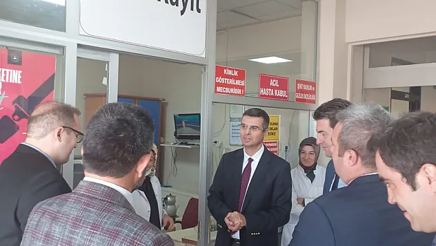 Dr. Korkmaz, hastane Covit servisi ve laboratuvarını inceledi