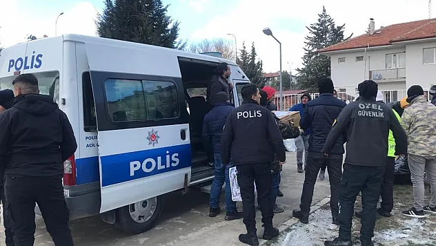 Dinar Polisi’nden yardım