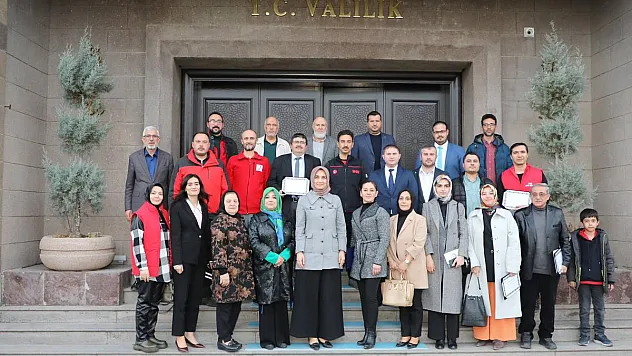 Valilik’ten yardım derneklerine teşekkür belgesi