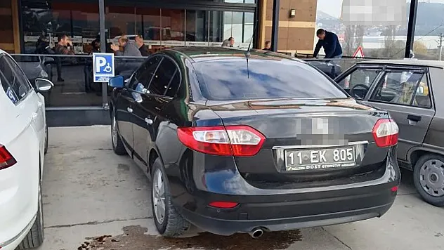 3 Aralık Dünya Engelliler Günü'nde Engelli Yerine Park Eden Resmi Araca Ceza