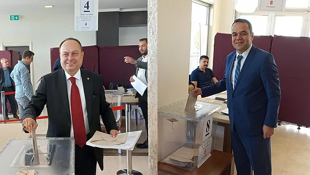44 kırmızı, 40 mavi, 3 beyaz