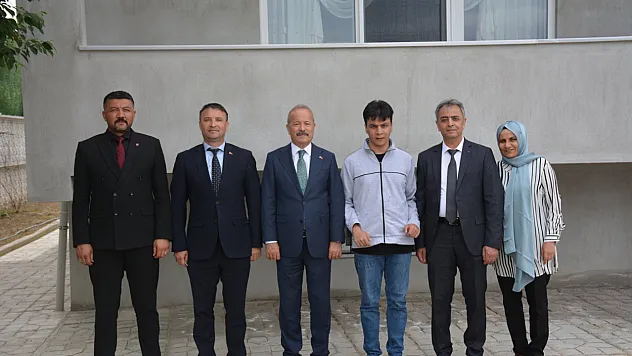 500'ü Aşkın Eseri Ezbere Çalan Dahiye Milletvekili Taytak Destek Verdi
