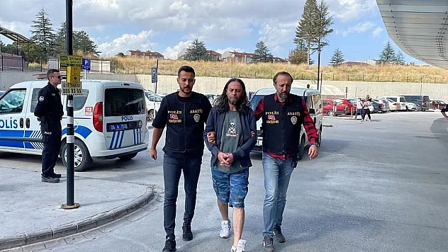 6 yerinden bıçaklayarak öldüren sanığa 18 yıl hapis cezası