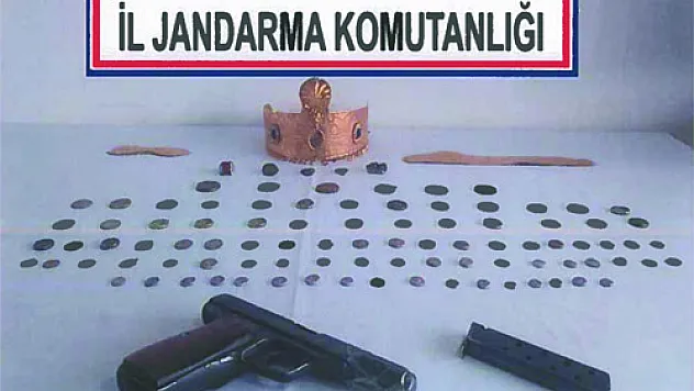 97 parça tarihi eser ele geçirildi