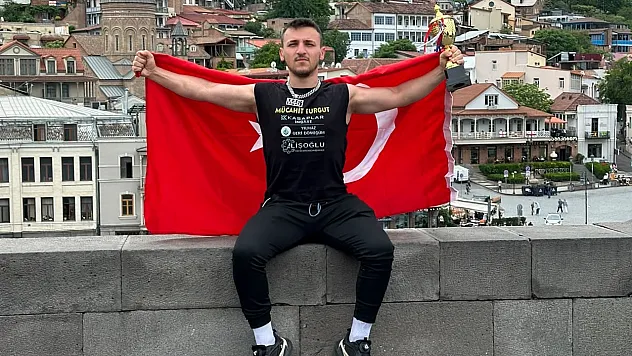 Acıya Direndi, Nakavtla Şampiyon Oldu