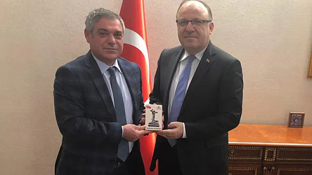 AEV'den Tutulmaz ve Zeybek'e teşekkür