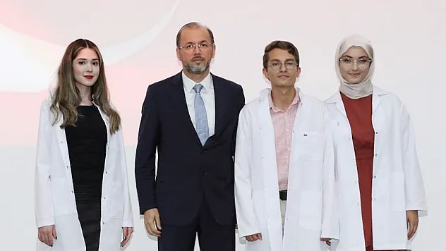 AFSÜ'de 216 Hekim Adayı Beyaz Önlük Giydi