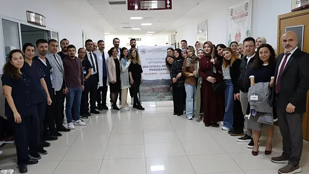 AFSÜ'de Başarılı Hemşirelere Sertifikaları Verildi