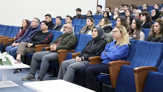 AFSÜ'de Eczacı Adaylarına Önemli Eğitim