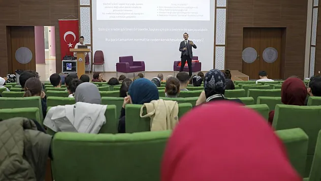 AFSÜ'de Gündem Siber Güvenlik: Banka Hesaplarınızı Kimseyle Paylaşmayın