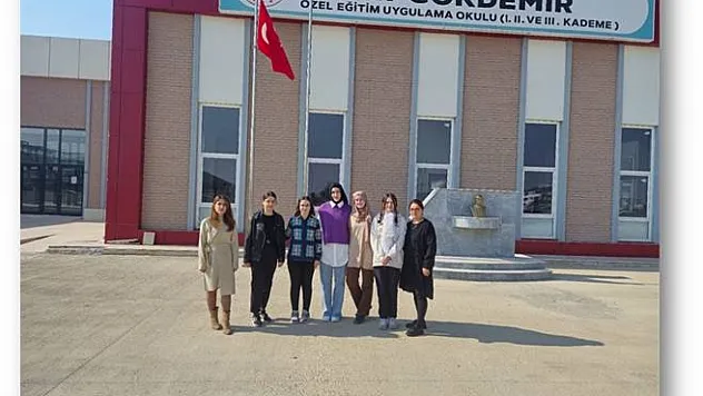 AFSÜ Eczacılık Fakültesi Öğrencileri Özel Bireyleri Ziyaret Etti
