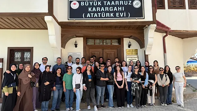AFSÜ Eczacılık Öğrencileri Şuhut'ta Tarih Ve Kültürle Buluştu