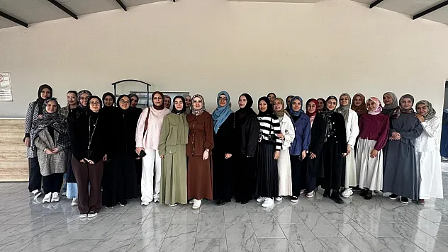 AFSÜ'lü Kızlar Aynı Sofrada Buluştu