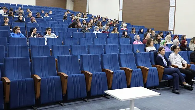 AFSÜ'lü Öğrencilere Avrupa Yolu Açık