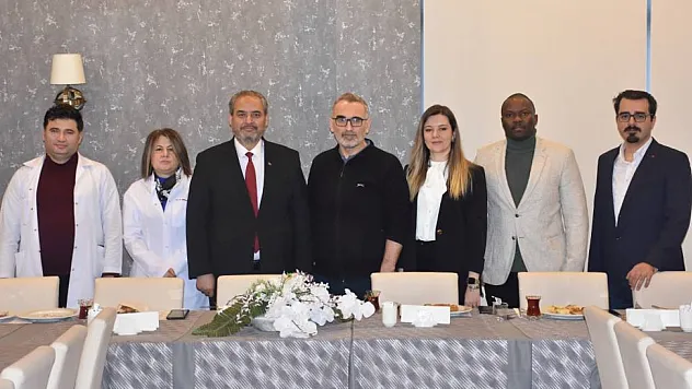 AFSÜ'nün Göz Akademisyenleri Avrupa'da Gururlandırdı