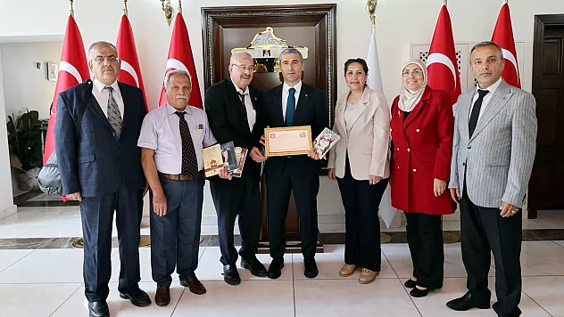 AFYAŞAD'dan Vali Aktaş'a Şiirli Hediye
