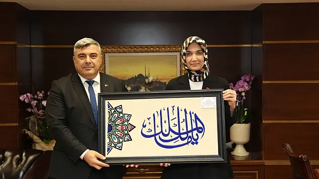 Afyon'a Eğitimde Altın Çağını Yaşatanlar, Aynı Karede