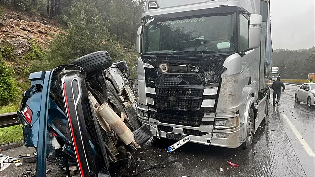 Afyon'a Eğitime Gelen Maliyeciler Kaza Yaptı: 1 Kişi Öldü