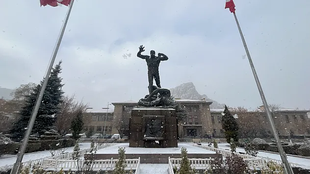 Afyon'a Kar Geri Dönüyor! Sıfırın Altına Düşecek